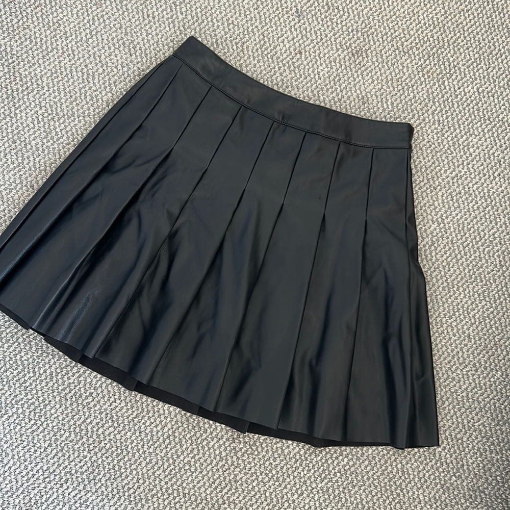 Leather pleated skirt